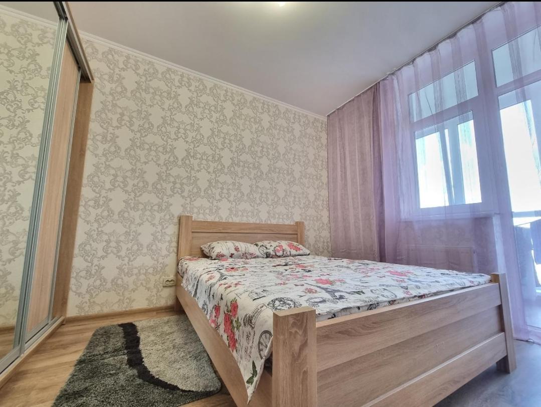 Квартира Метро Харківська, Позняки Жк Лебединий Kiev Buitenkant foto